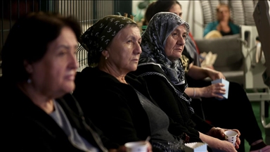 Kırklareli'nde palyatif servisteki hastalar "Günebakan Balkon"da film izleyerek moral buluyor