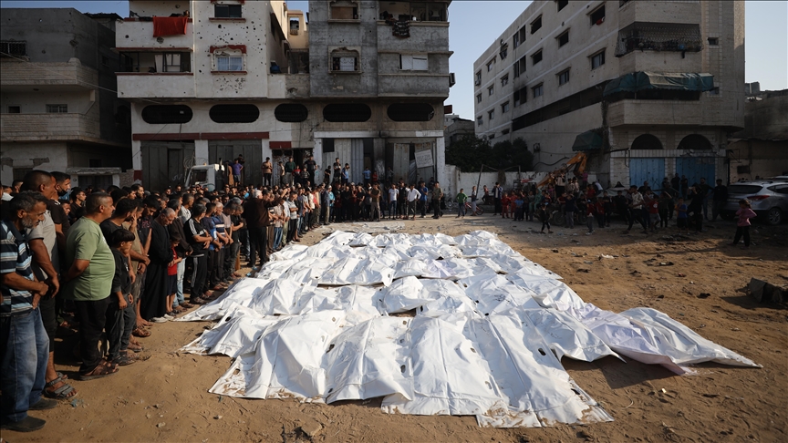 قتلتهم إسرائيل.. نقل رفات 120 فلسطينيا من مقبرة مؤقتة بغزة