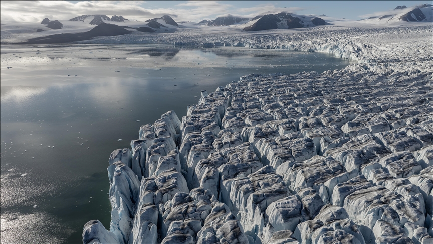 Global warming pushes Earth’s tipping points toward critical thresholds