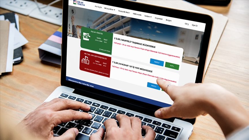 Emlak Yönetim iki ildeki üç arsasını açık artırmayla satacak