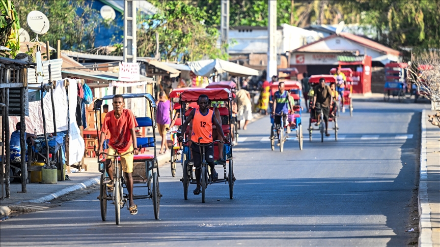 Transporti me "puspus" në Madagaskar, emocionuese për turistët