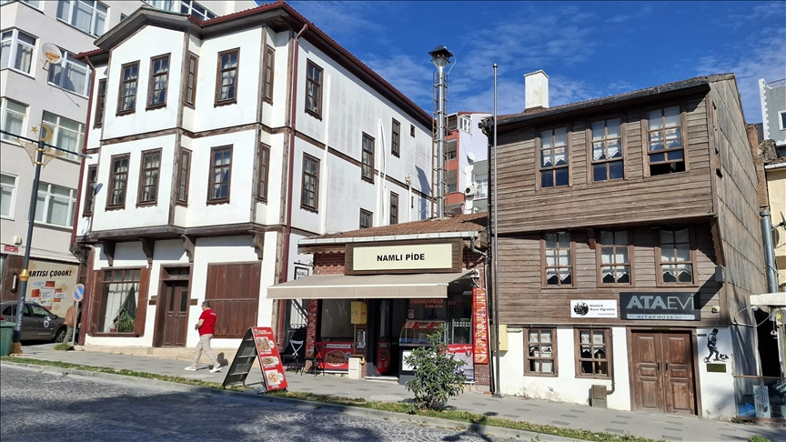 Sinop'un tarihe tanıklık etmiş yapıları restore edilerek turizme kazandırılıyor