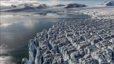 Global warming pushes Earth’s tipping points toward critical thresholds