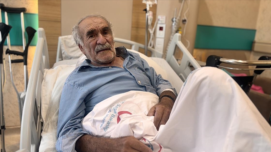 Bidondakinin benzin olduğunu ateşle anlamaya çalışınca az daha bacağından olacaktı