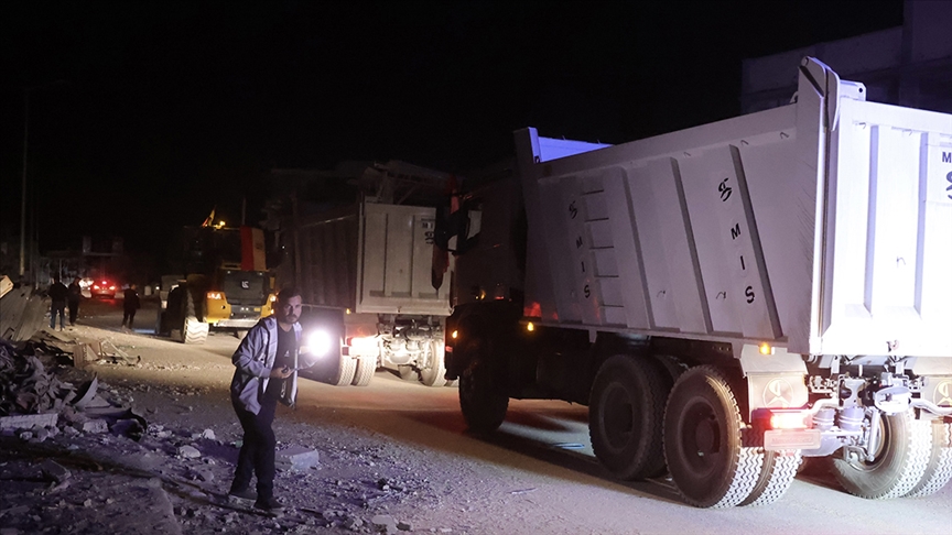 İsrail, Mısır arama kurtarma ekiplerinin Gazze Şeridi'ne girmesini kabul etti
