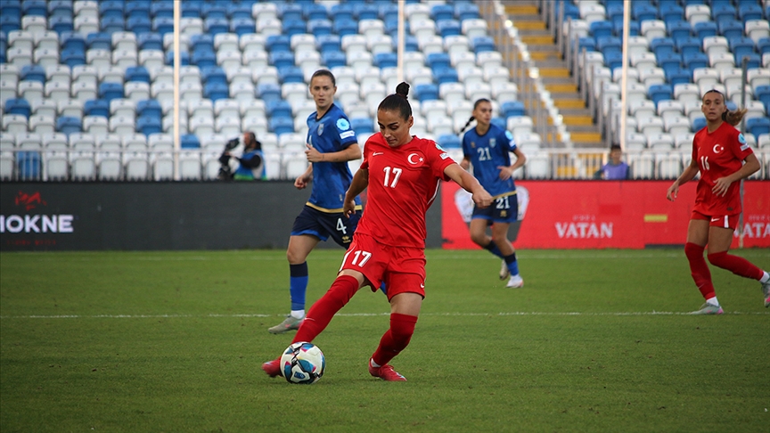 A Milli Kadın Futbol Takımı\'nın İzmir\'deki Kosova maçı biletleri ücretsiz