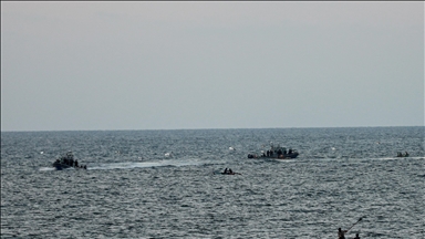 Israeli Navy arrests 3 Palestinian fishermen, destroys 2 boats off Gaza coast