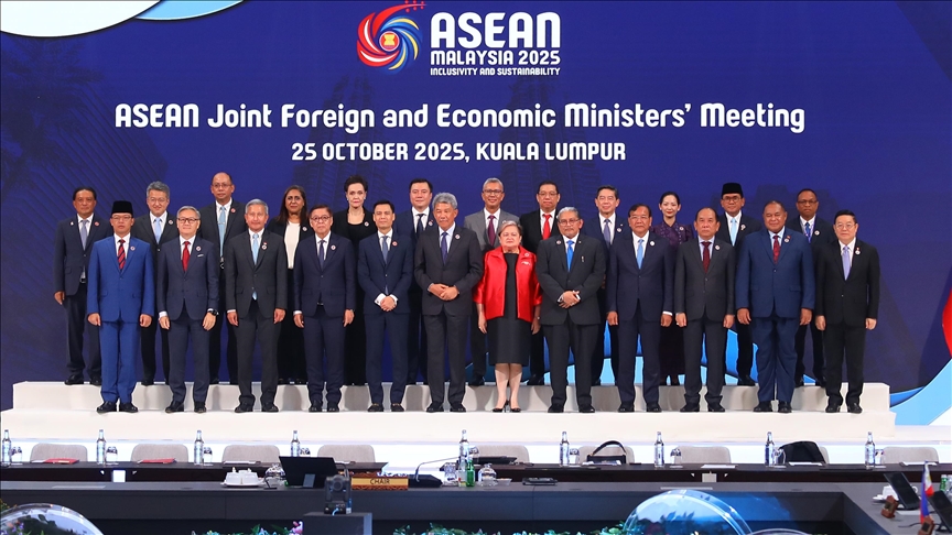 Summit of Southeast Asian nations opens in Malaysia with Timor-Leste joining as 11th member