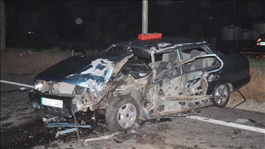 Li Îzmirê wesayît û pîqabek li hev qelibîn, 6 kes birîndar bûn