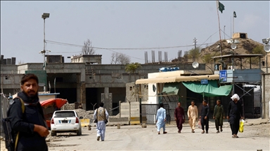5 Pakistani soldiers, 25 militants killed near Afghan border