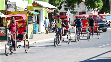 Такси-триколките „пус-пус“ – симбол на достапен превоз и начин да се доживее автентичноста на Мадагаскар