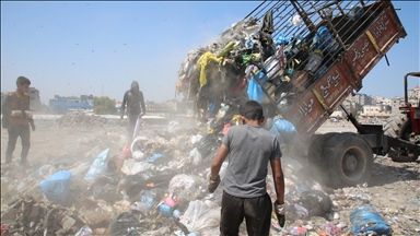 Israeli army dumps waste, debris from border settlements into Gaza: Report