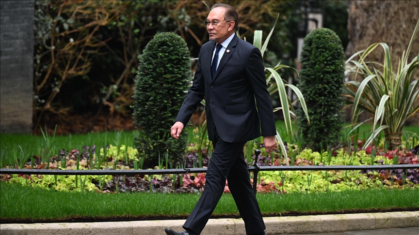 Malaysian premier meets Canadian, South Korean leaders