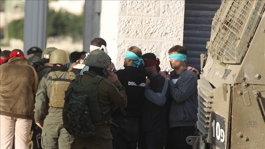 الضفة.. الجيش الإسرائيلي يعتقل 21 فلسطينيا بينهم قيادي في "حماس"