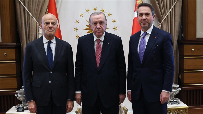 Cumhurbaşkanı Erdoğan, İtalya Milli Hidrokarbon Ajansı Başkanı Descalzi'yi kabul etti