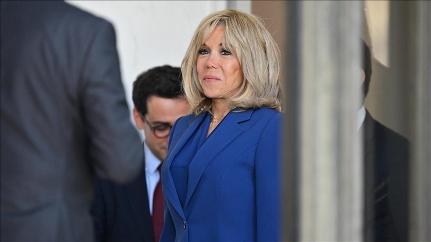 Paris : dix personnes jugées pour cyberharcèlement envers Brigitte Macron