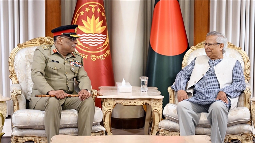 Top Pakistani military commander visits Bangladesh
