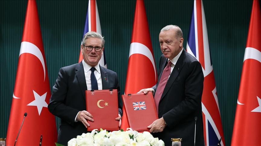 La Türkiye et le Royaume-Uni signent un accord "historique" sur les chasseurs Eurofighter