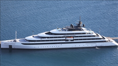 سفينة سياحية فاخرة ترسو في ألانيا التركية 