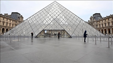 Francuska policija ispituje osumnjičene zbog pljačke u muzeju Louvre