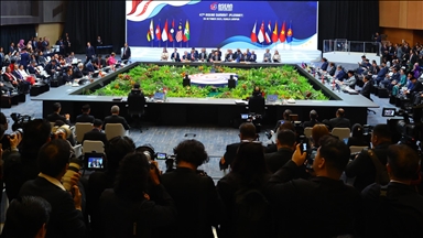 China, Japan, South Korea hold joint summit with ASEAN