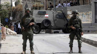 Israeli army detains 21 Palestinians in West Bank raids: Report