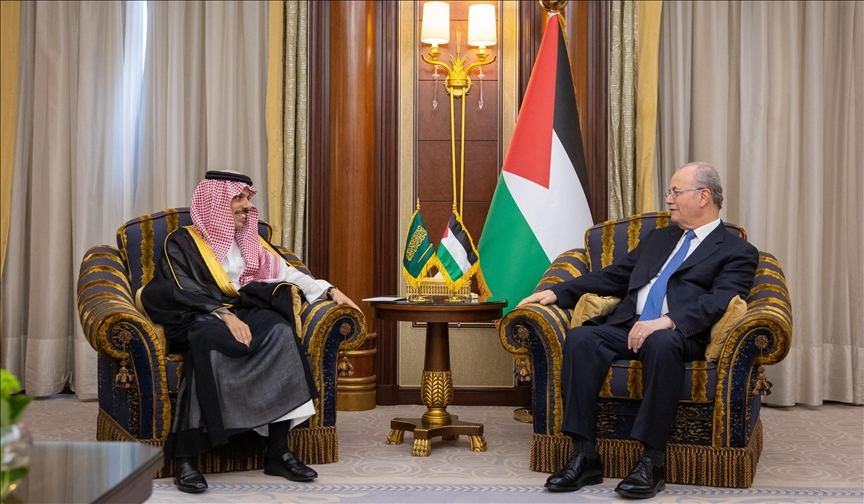 رئيس وزراء فلسطين يبحث في الرياض سبل تمكين السلطة ودعم ميزانيتها