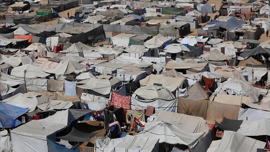 Раселените жители на Газа секојдневно се борат за опстанок во импровизиран град од шатори