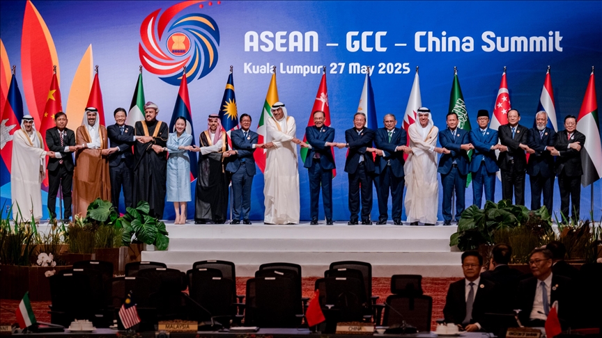Chine-ASEAN : signature d’un accord de libre-échange élargi lors du 47ᵉ Sommet à Kuala Lumpur