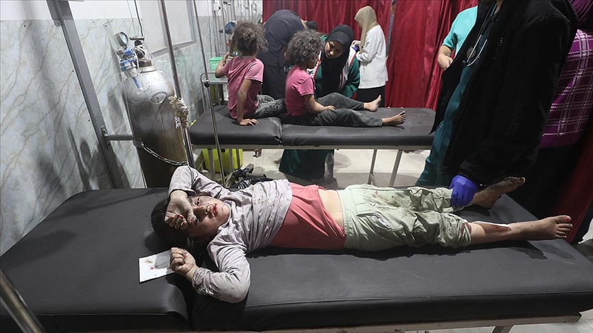 İsrail'in ateşkesi ihlal ederek Gazze'ye düzenlediği saldırılarda hayatını kaybeden Filistinlilerin sayısı 63'e yükseldi