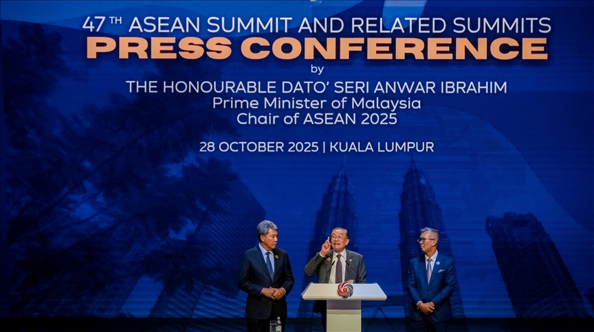 Southeast Asia ‘most peaceful’ region, says Malaysian premier as ASEAN summit closes