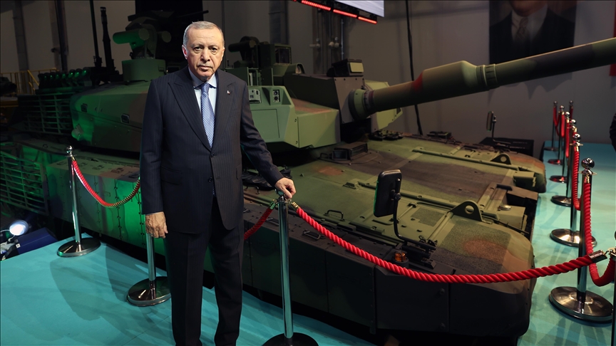 Erdogan: Turqia dorëzoi tanket e para vendase "Altay" forcave të saj të armatosura