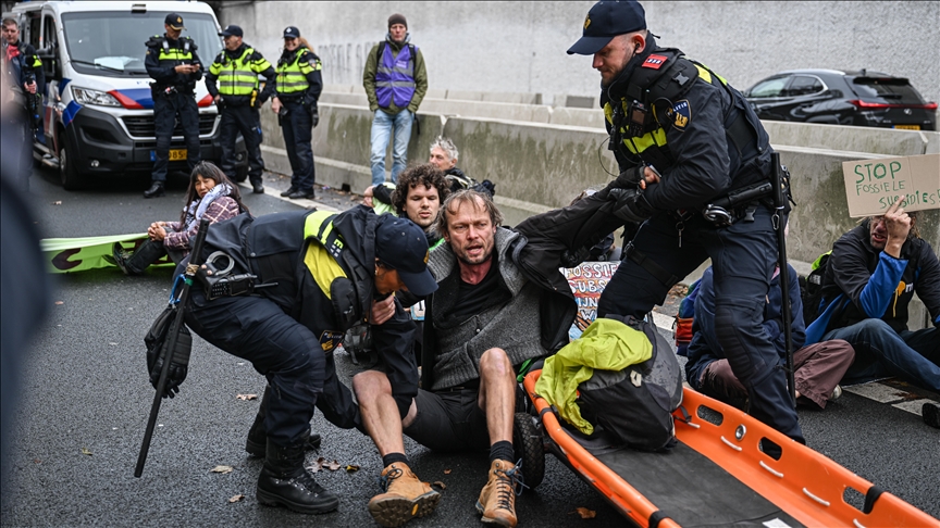 Nizozemski klimatski aktivisti blokirali autoput A12 uoči parlamentarnih izbora