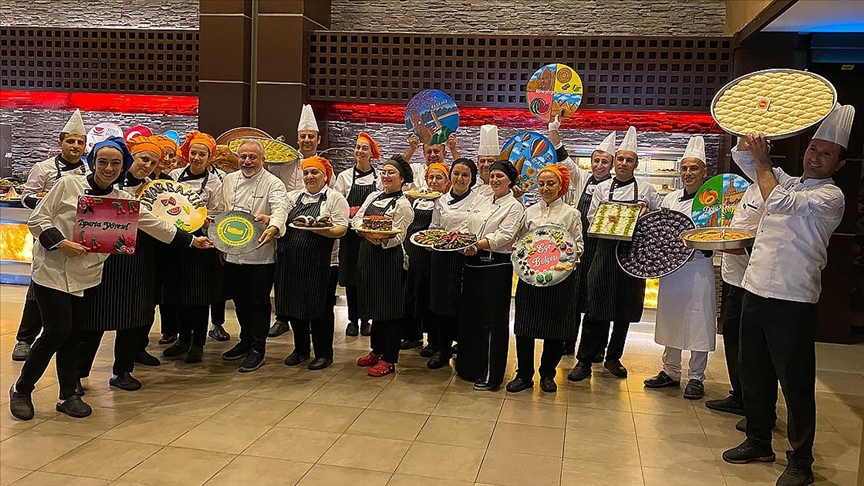 Antalya'da şeflerden Cumhuriyet Bayramı'na özel sofra