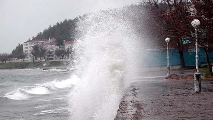 Karadeniz kıyıları için kuvvetli yağış ve fırtına uyarısı 