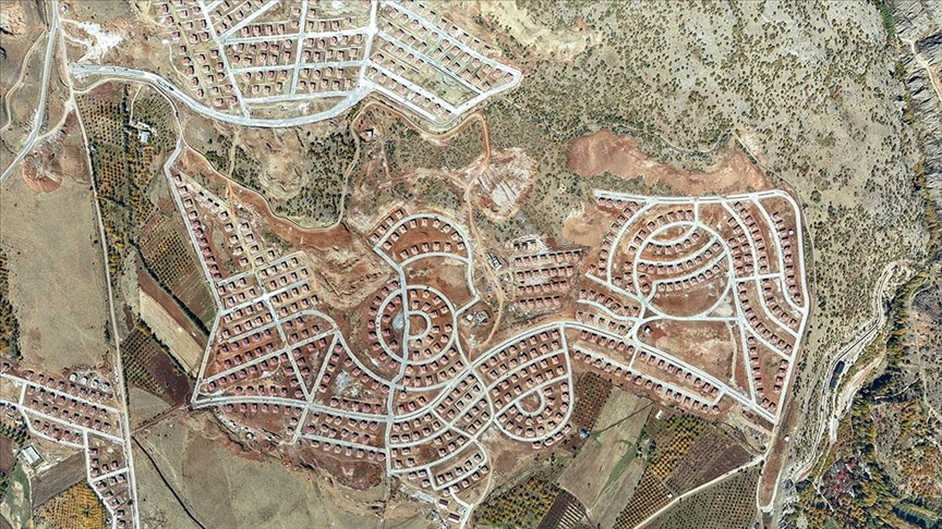 Malatya'da yapılan deprem bölgesinin en büyük köy konutu projesinde sona yaklaşıldı