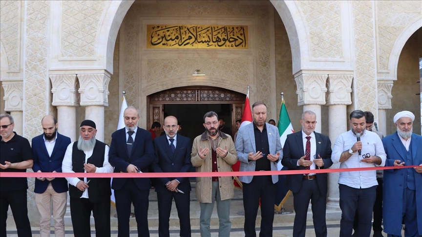 "الإغاثة الإنسانية" التركية تفتتح مجمعا تعليميا شمال سوريا