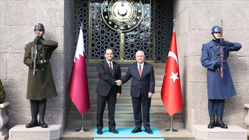 وزير الدفاع التركي يلتقي نظيره القطري في أنقرة