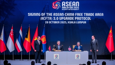 China, ASEAN sign upgraded free trade agreement