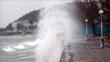 Karadeniz kıyıları için kuvvetli yağış ve fırtına uyarısı