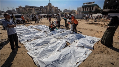 غزة.. استخراج رفات 42 فلسطينيا مجهولي الهوية من مقبرة عشوائية