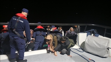 У берегов района Чешме в турецком Измире спасены 28 нелегальных мигрантов