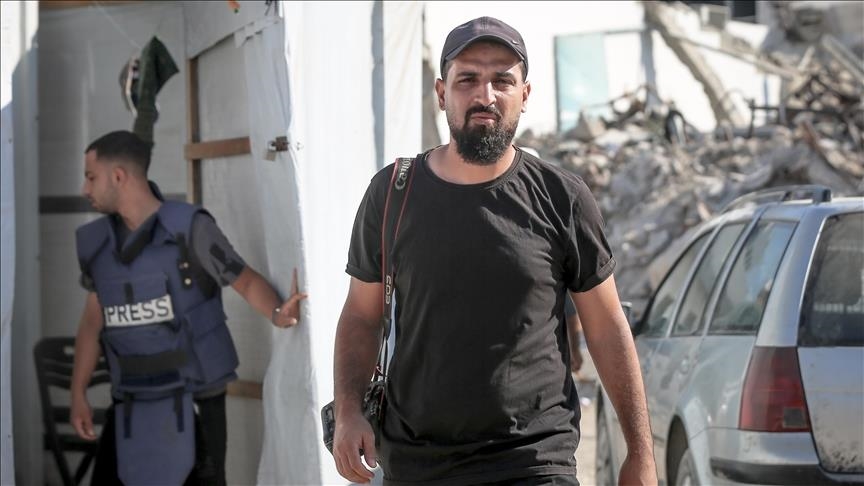 أردوغان يعلن منح مصور الأناضول بغزة علي جاد الله جائزة رئاسية