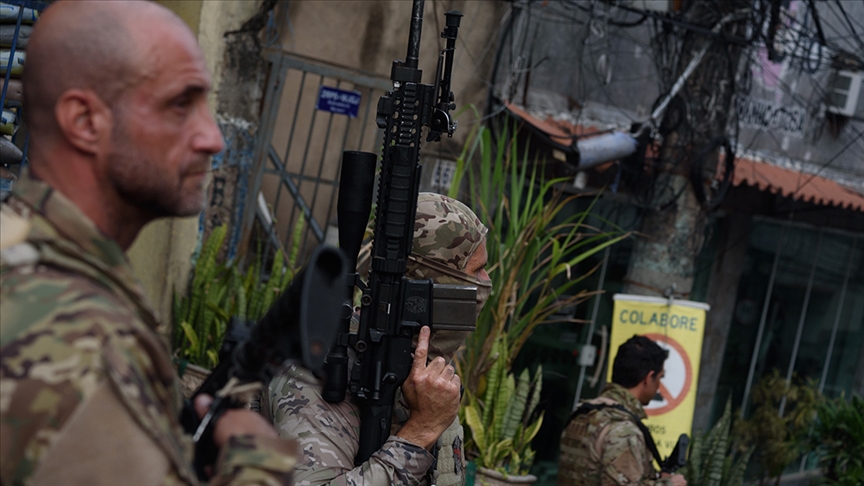 Brezilya'da güvenlik güçlerinin uyuşturucu operasyonunda 4'ü polis en az 60 kişi öldü