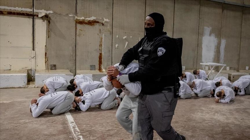 نادي الأسير: حظر إسرائيل زيارة الصليب الأحمر لمعتقلين غطاء لجرائمها