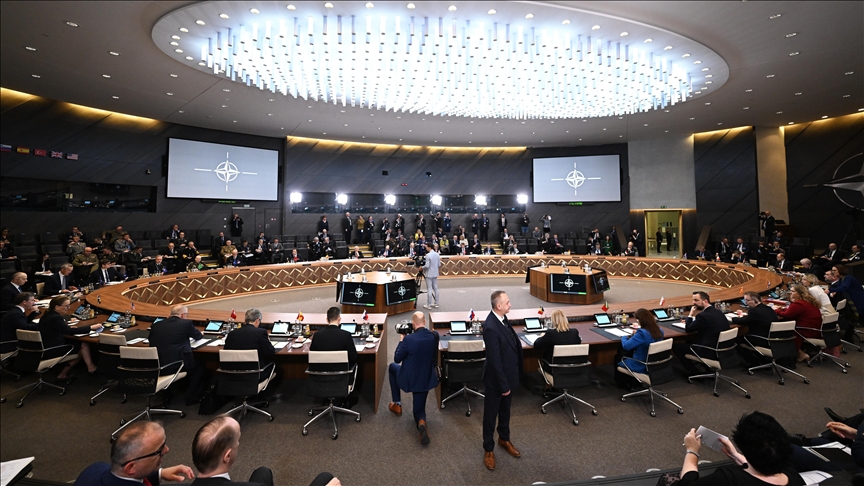 Les États-Unis vont réduire leurs effectifs militaires sur le flanc est de l'OTAN, selon la Roumanie