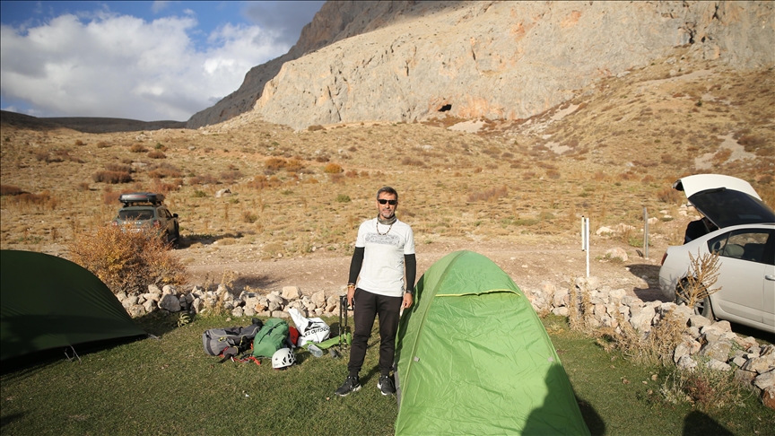 Türkiye'de birçok dağa tırmanan "61'lik delikanlı"nın gözü yurt dışındaki zirvelerde