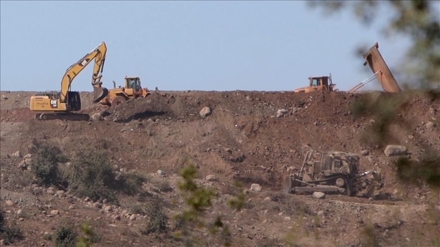 دمروا أراضينا.. توغل إسرائيل يفاقم معاناة السوريين بالقنيطرة (تقرير)