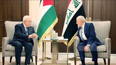 الرئيس الفلسطيني يطلع نظيره العراقي على الأوضاع الإنسانية بغزة