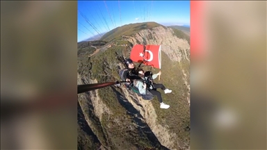 Cumhuriyet coşkusunu gökyüzünde yaşadılar